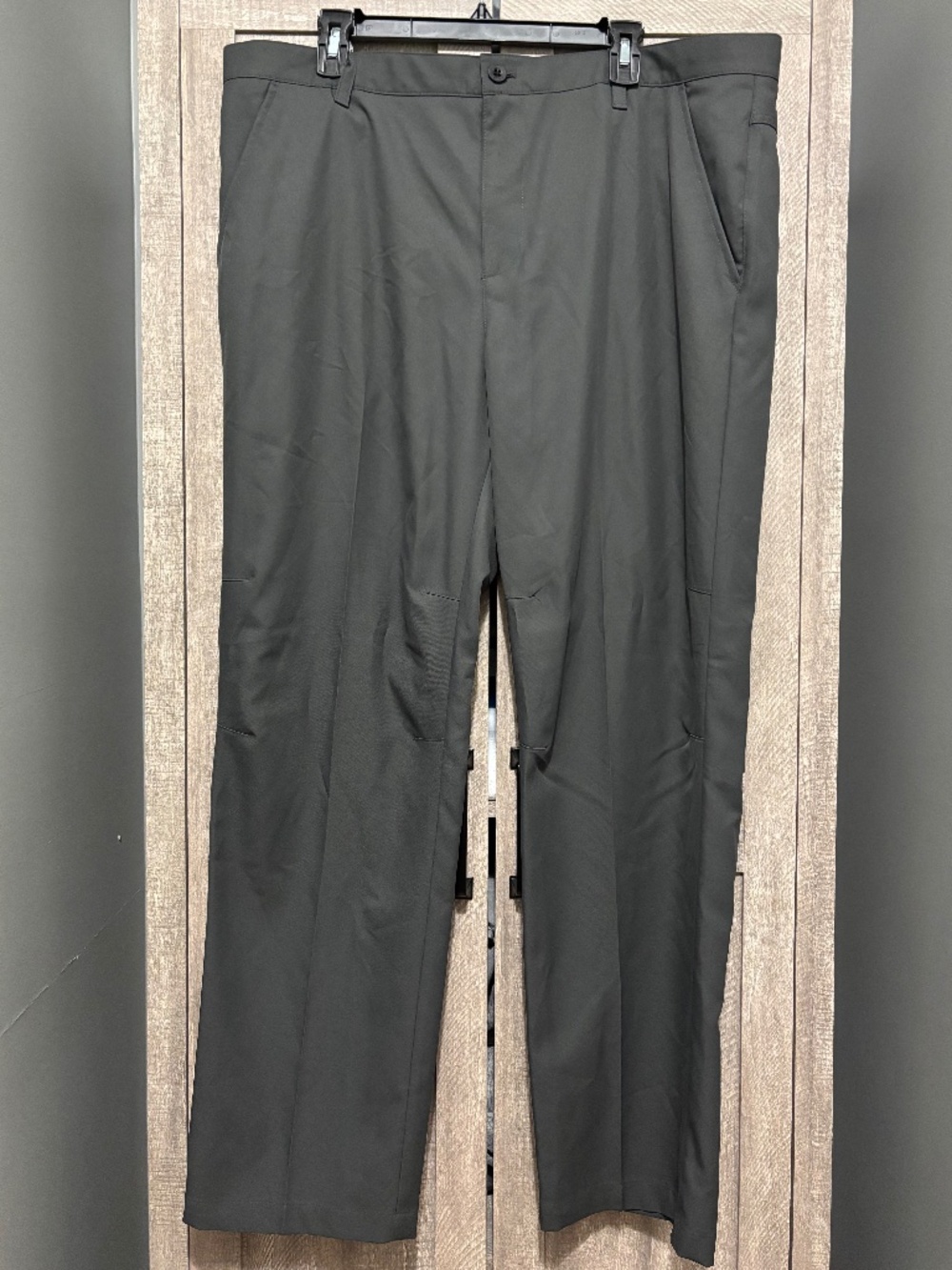IZOD Golf Pants Gray Charcoal NWT 40 x 32 stretch wicking